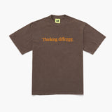 THINKING DIFFERENT TEE (CLOVE)